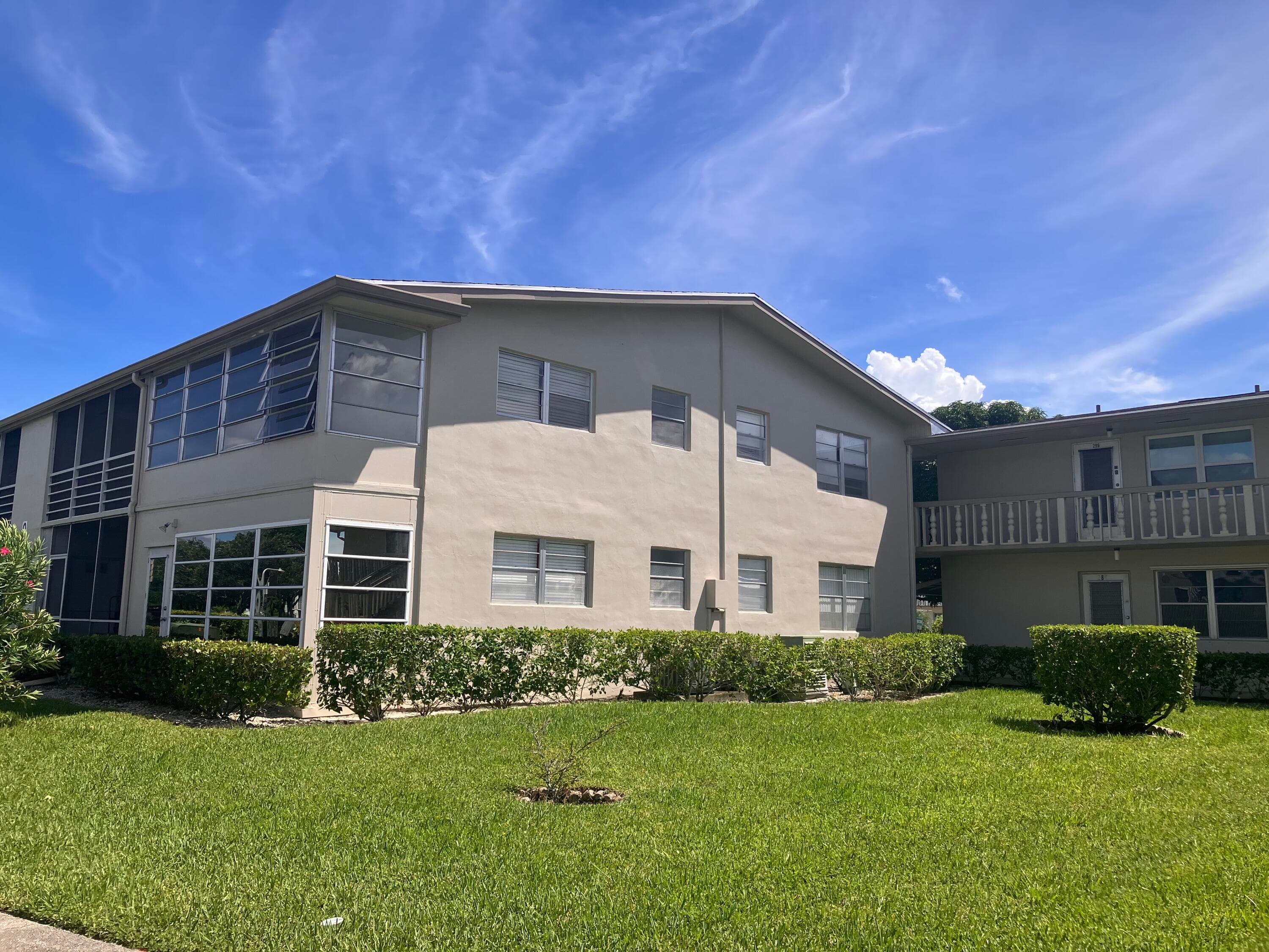 285 Northampton O, West Palm Beach, FL 33417 — photo 1 of 26