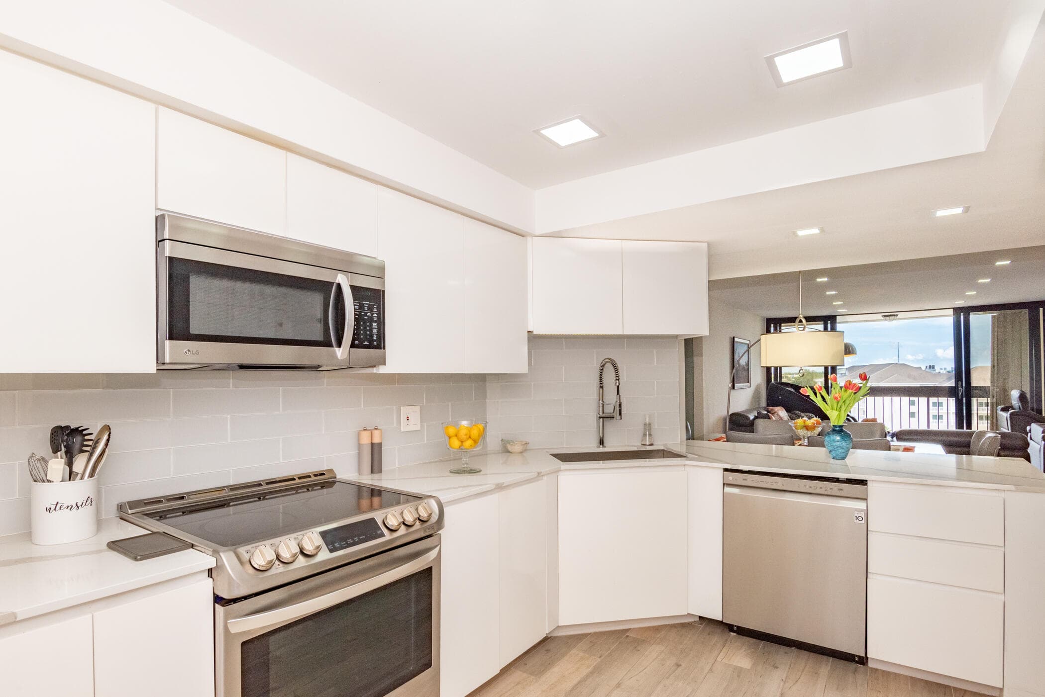 2400 Presidential Way 801, West Palm Beach, FL 33401 — photo 1 of 42