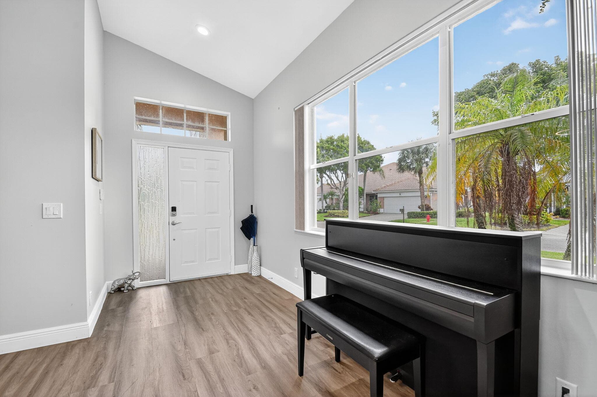 6900 Cairnwell Drive, Boynton Beach, FL 33472 — photo 4 of 56