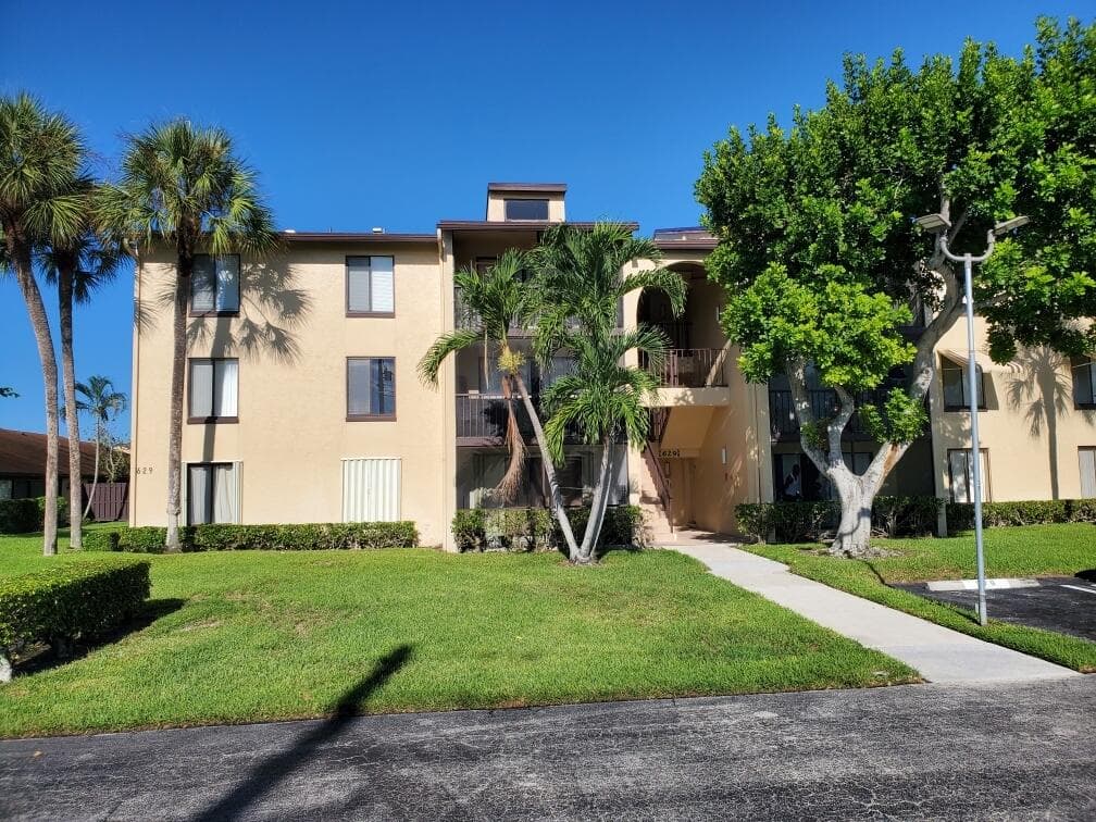 629 Sea Pine Way H3, Greenacres, FL 33415 — photo 1 of 18