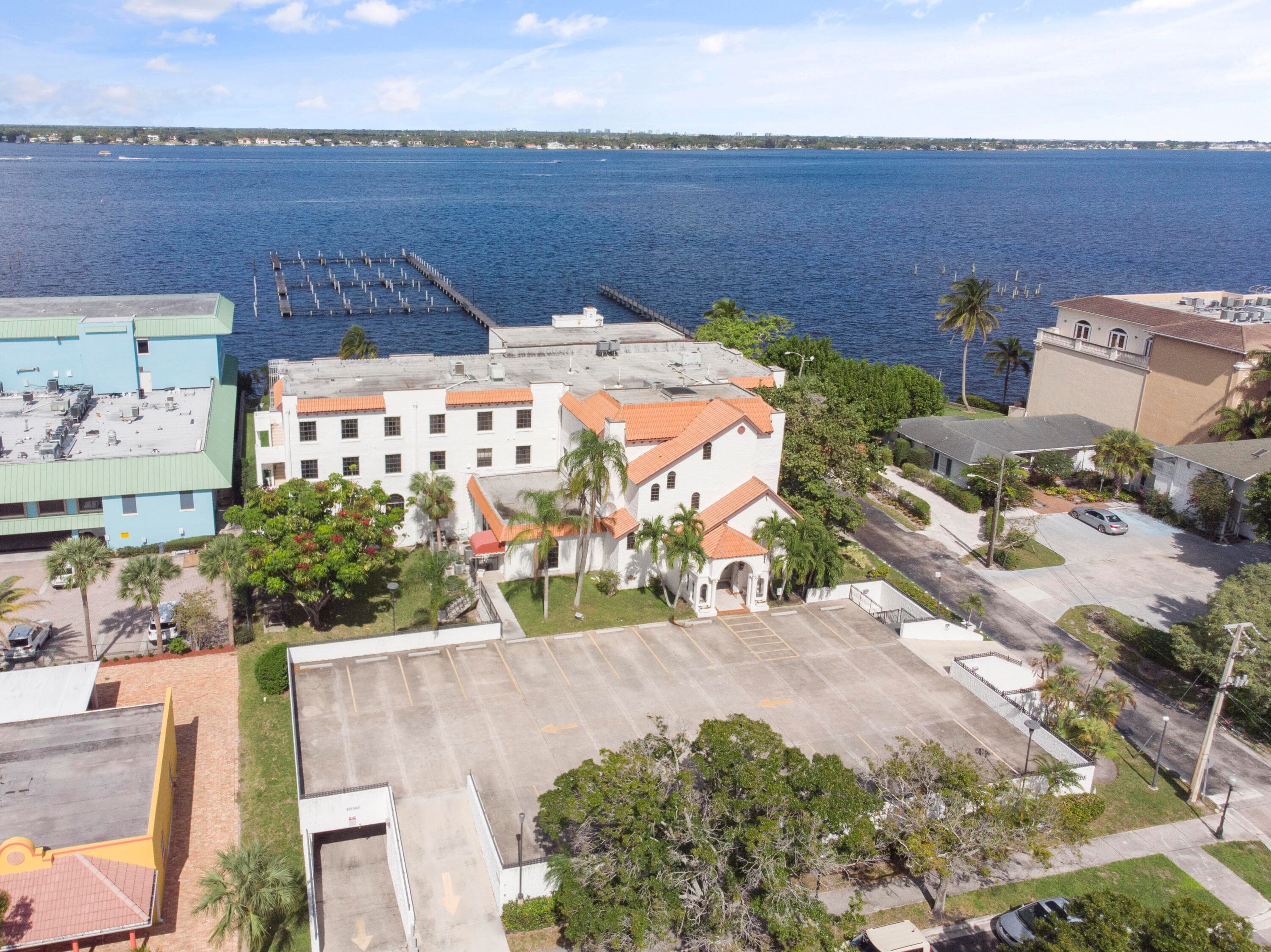 221 SE Osceola Street, Stuart, FL 34994 — photo 1 of 9