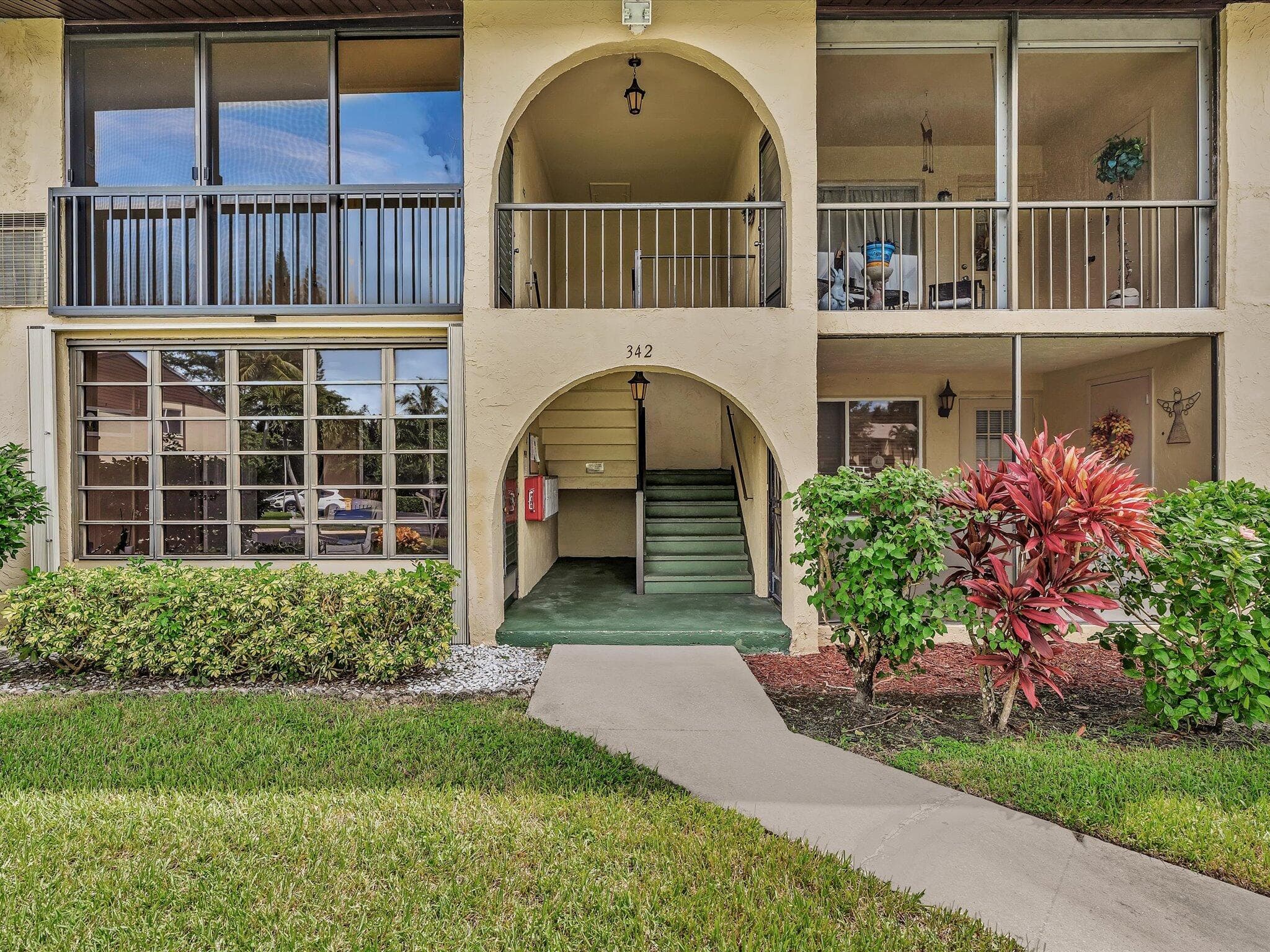 342 Pine Ridge Circle D-2, Greenacres, FL 33463 — photo 3 of 46