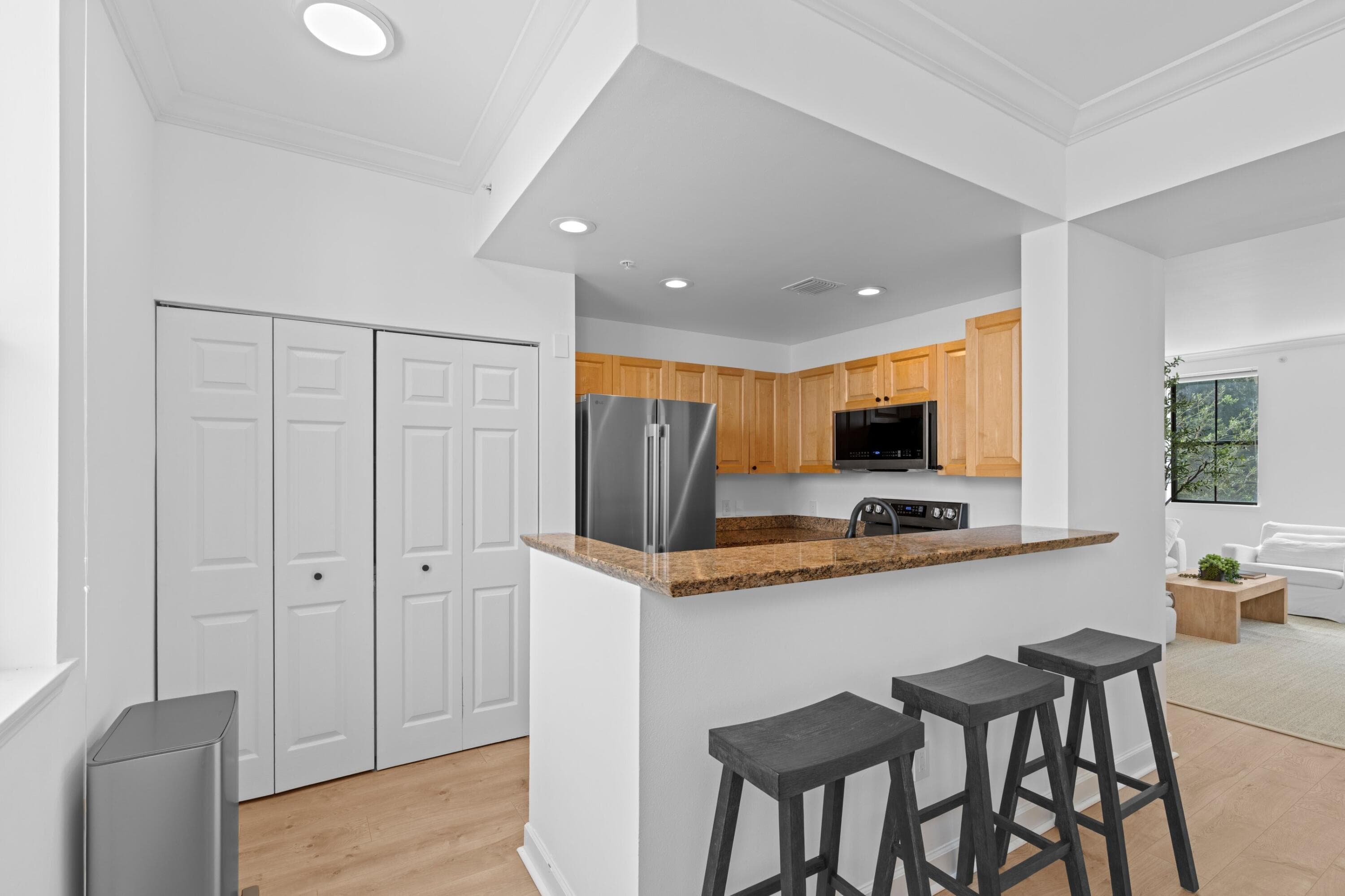 687 Hibiscus Street, West Palm Beach, FL 33401 — photo 10 of 31