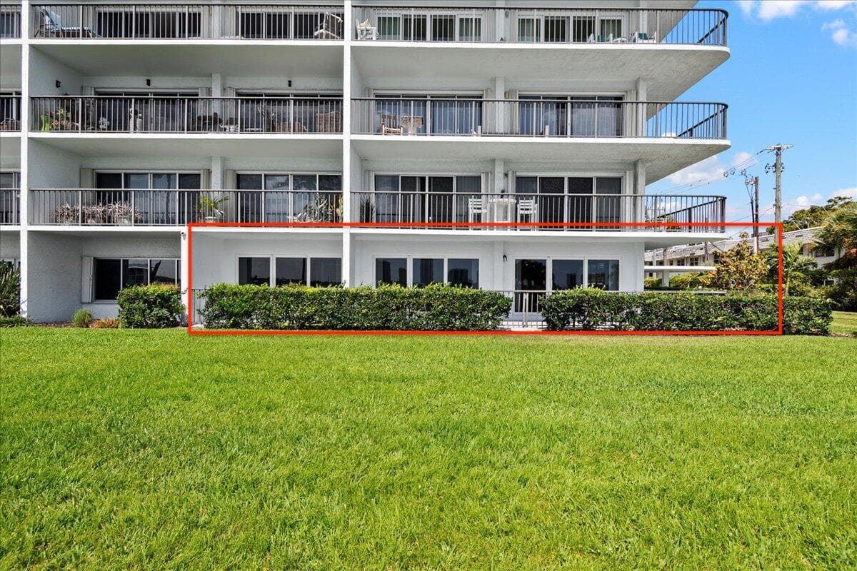 3040 Lake Shore Drive 101, Riviera Beach, FL 33404 — photo 36 of 55