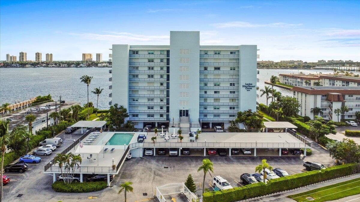 3040 Lake Shore Drive 101, Riviera Beach, FL 33404 — photo 47 of 55