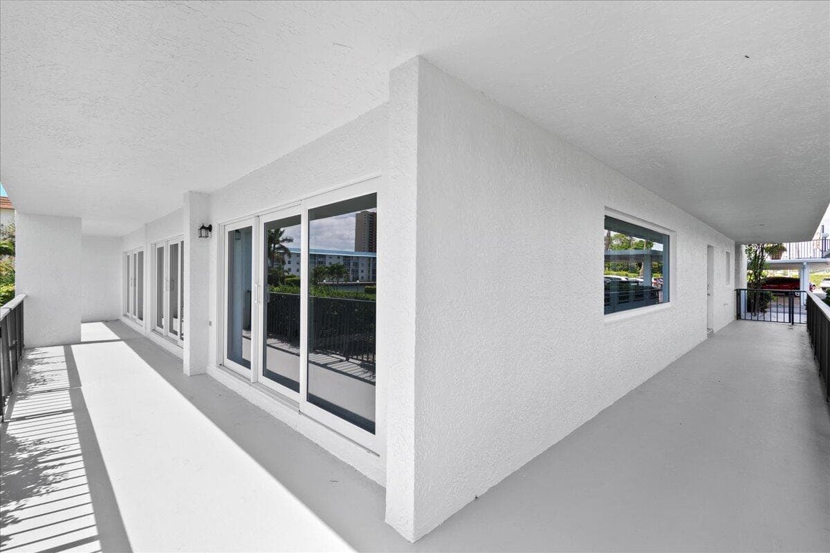 3040 Lake Shore Drive 101, Riviera Beach, FL 33404 — photo 31 of 55