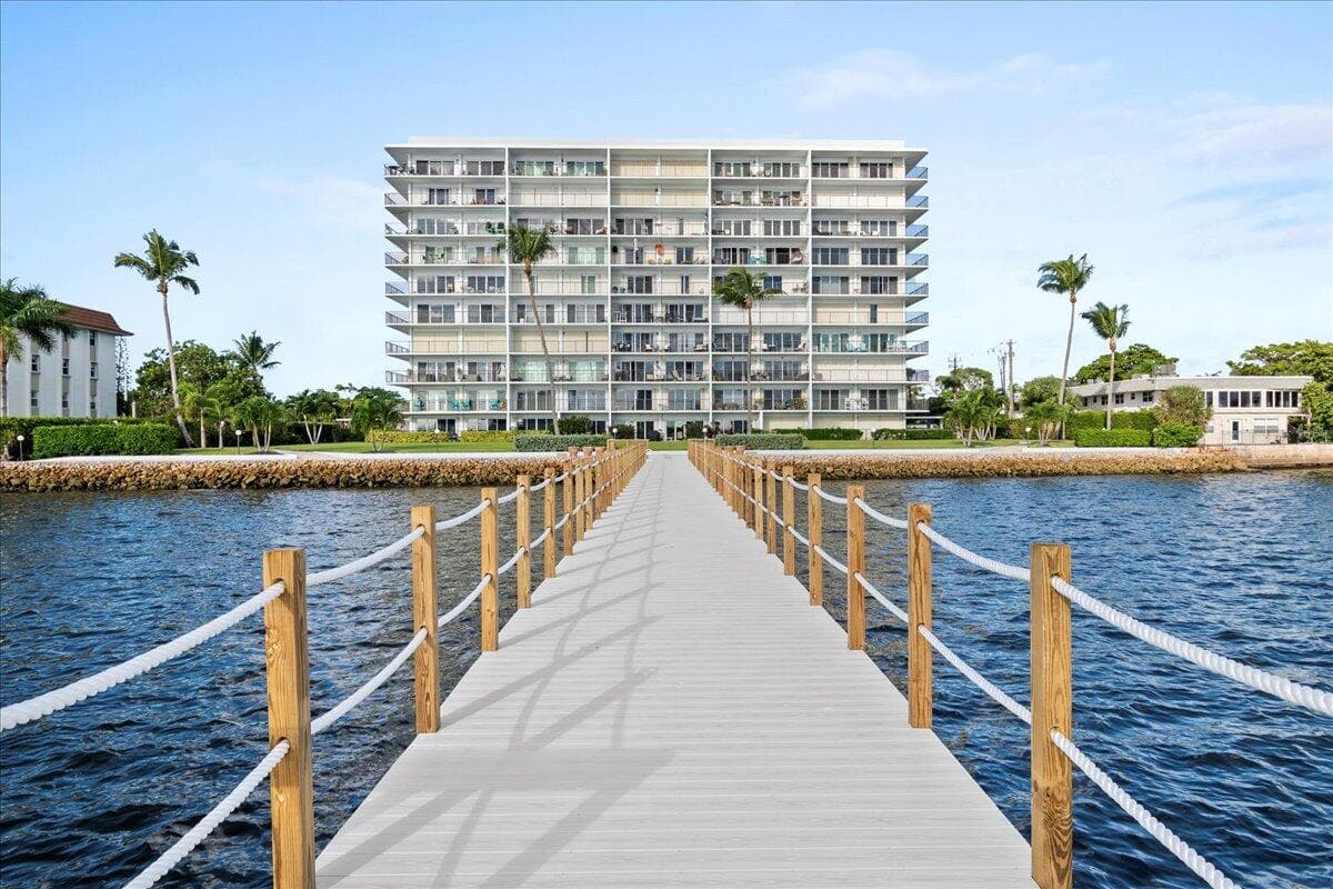 3040 Lake Shore Drive 101, Riviera Beach, FL 33404 — photo 39 of 55