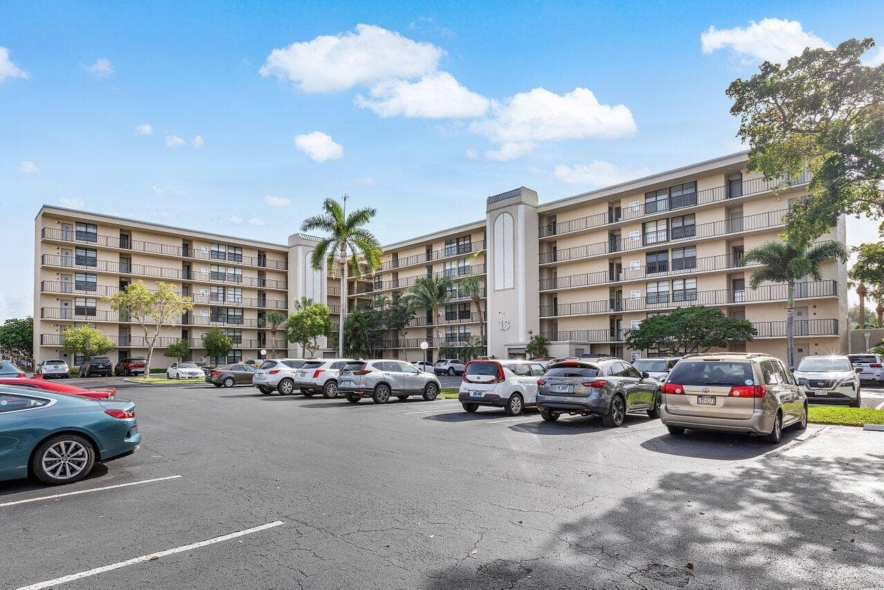13 Royal Palm Way 602, Boca Raton, FL 33432 — photo 35 of 43