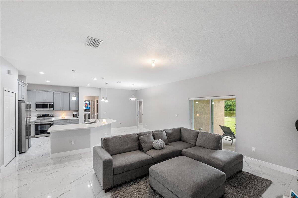 448 SW Vista Lake Drive, Port St. Lucie, FL 34953 — photo 8 of 40