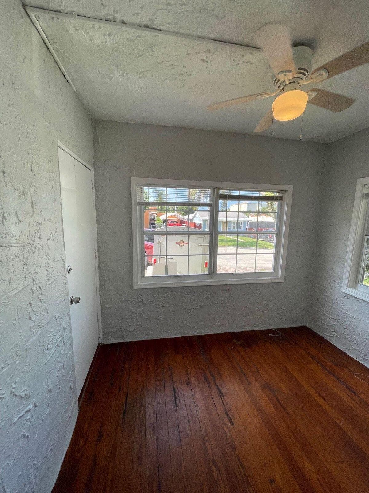 736 Omar Road 1, West Palm Beach, FL 33405 — photo 11 of 26