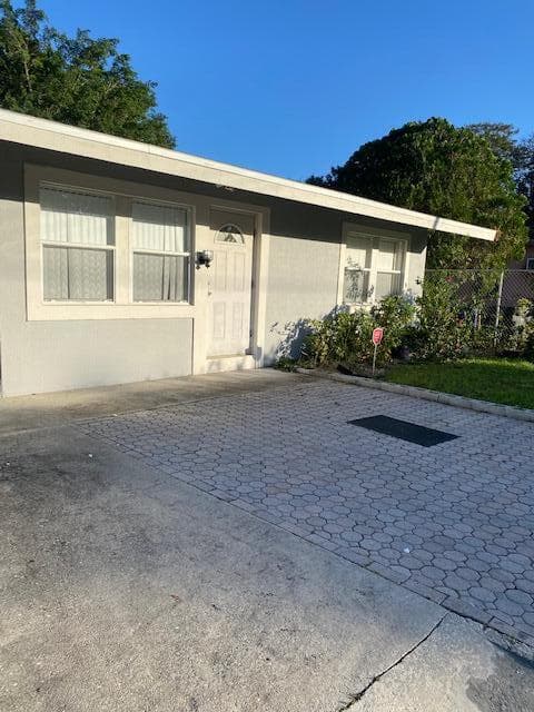 312 N 27th Street, Fort Pierce, FL 34947 — photo 4 of 10