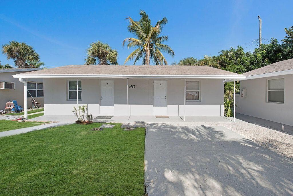 1883 Smith Drive, North Palm Beach, FL 33408 — photo 4 of 51