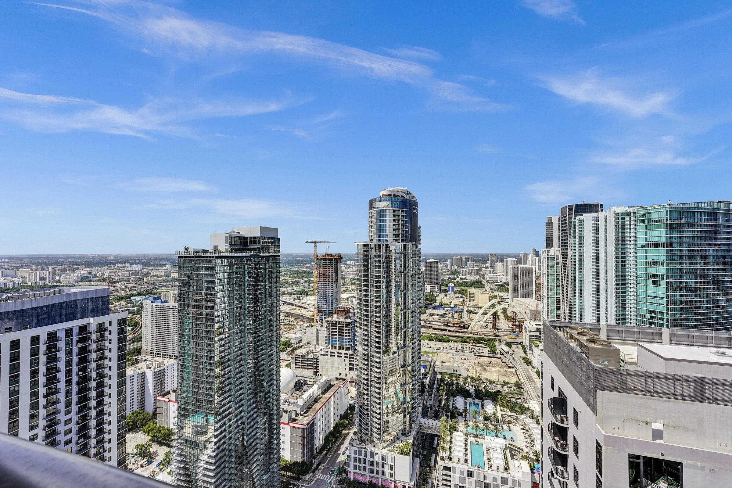 159 NE 6th Street 4813, Miami, FL 33132 — photo 18 of 35
