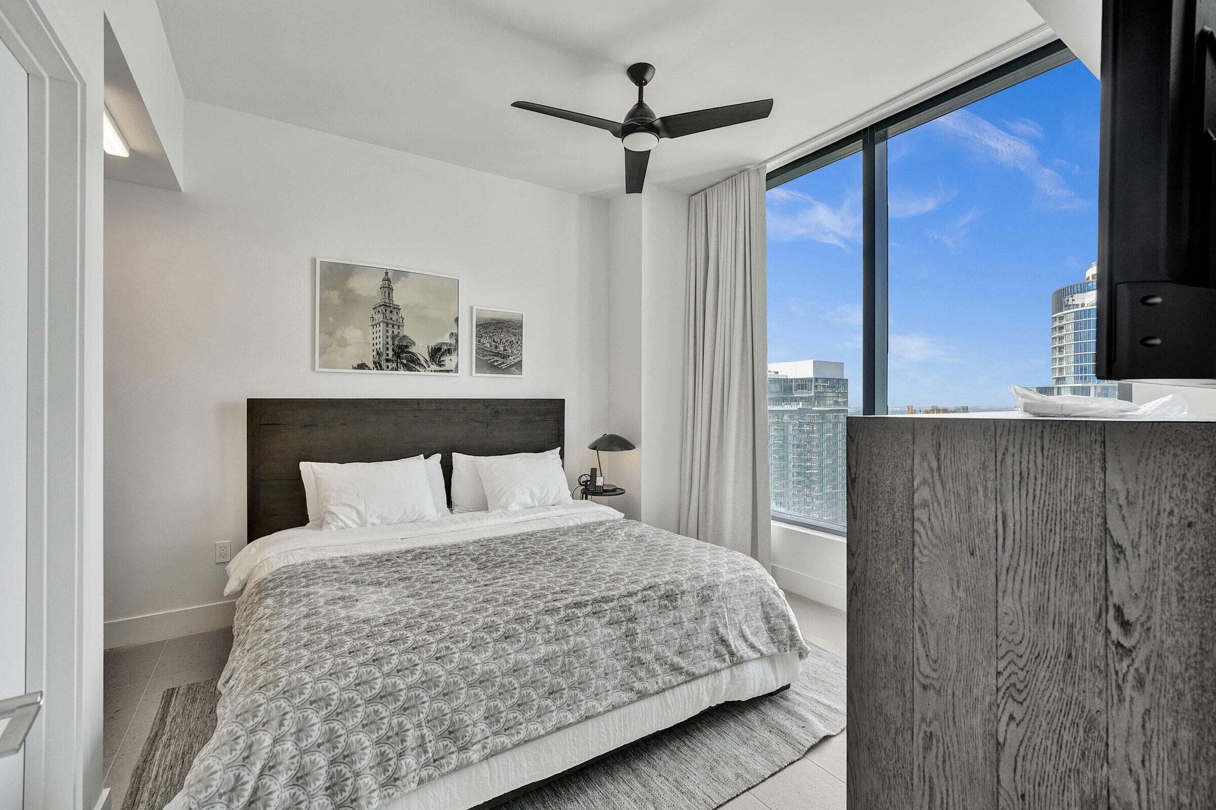 159 NE 6th Street 4813, Miami, FL 33132 — photo 11 of 35