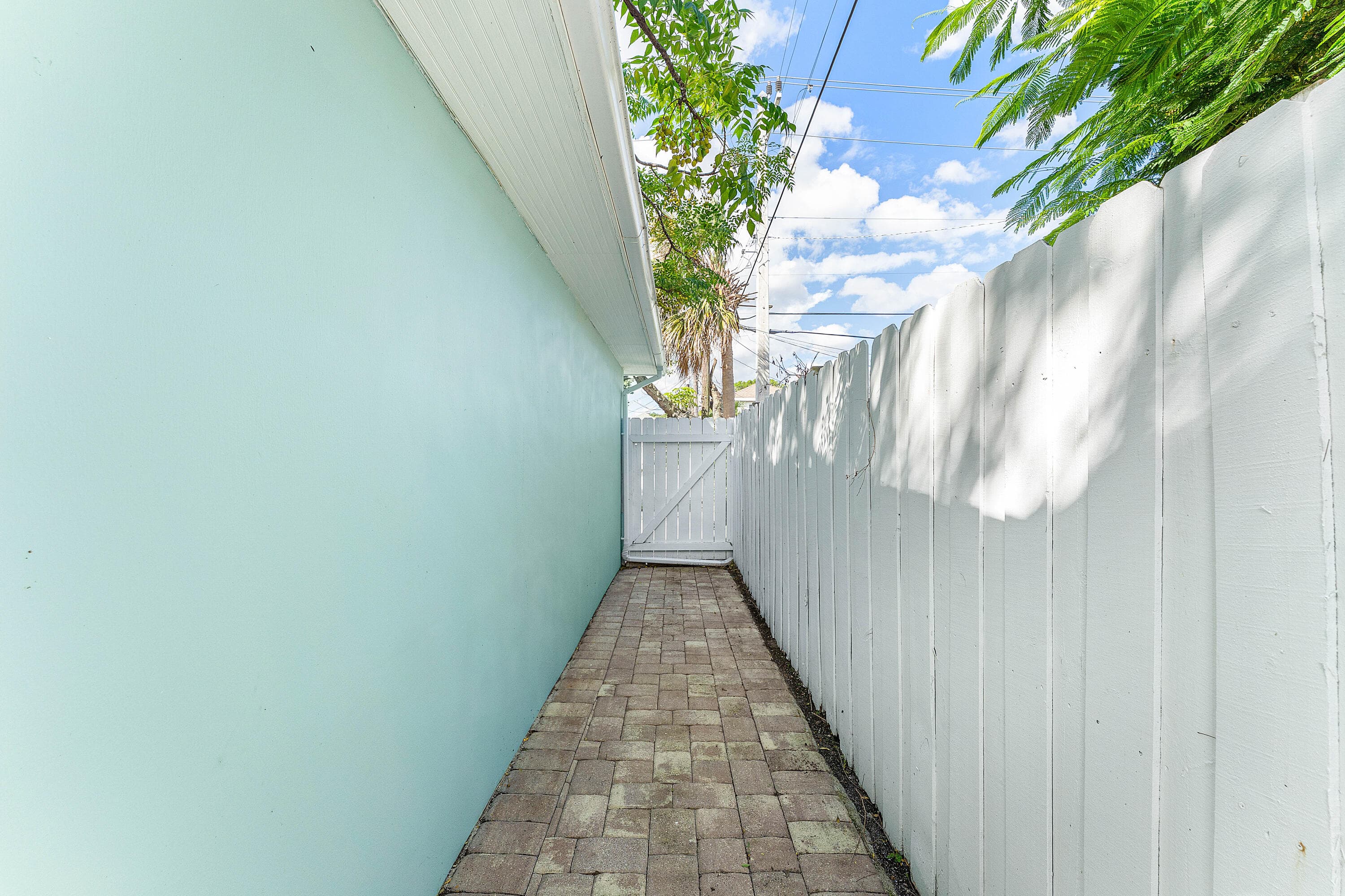 439 45th Street, West Palm Beach, FL 33407 — photo 19 of 32