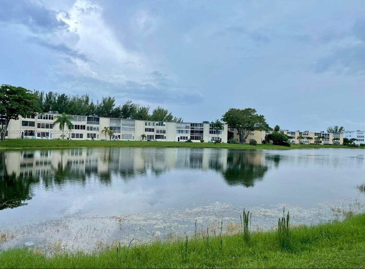 308 Wellington D, West Palm Beach, FL 33417 — photo 11 of 13