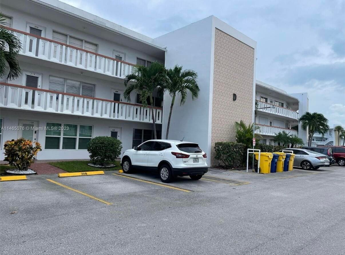 308 Wellington D, West Palm Beach, FL 33417 — photo 12 of 13