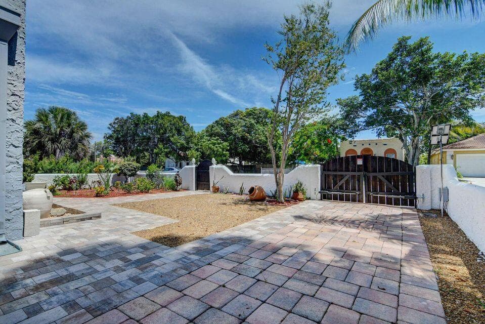 331 NW 1st Avenue, Boynton Beach, FL 33435 — photo 18 of 36
