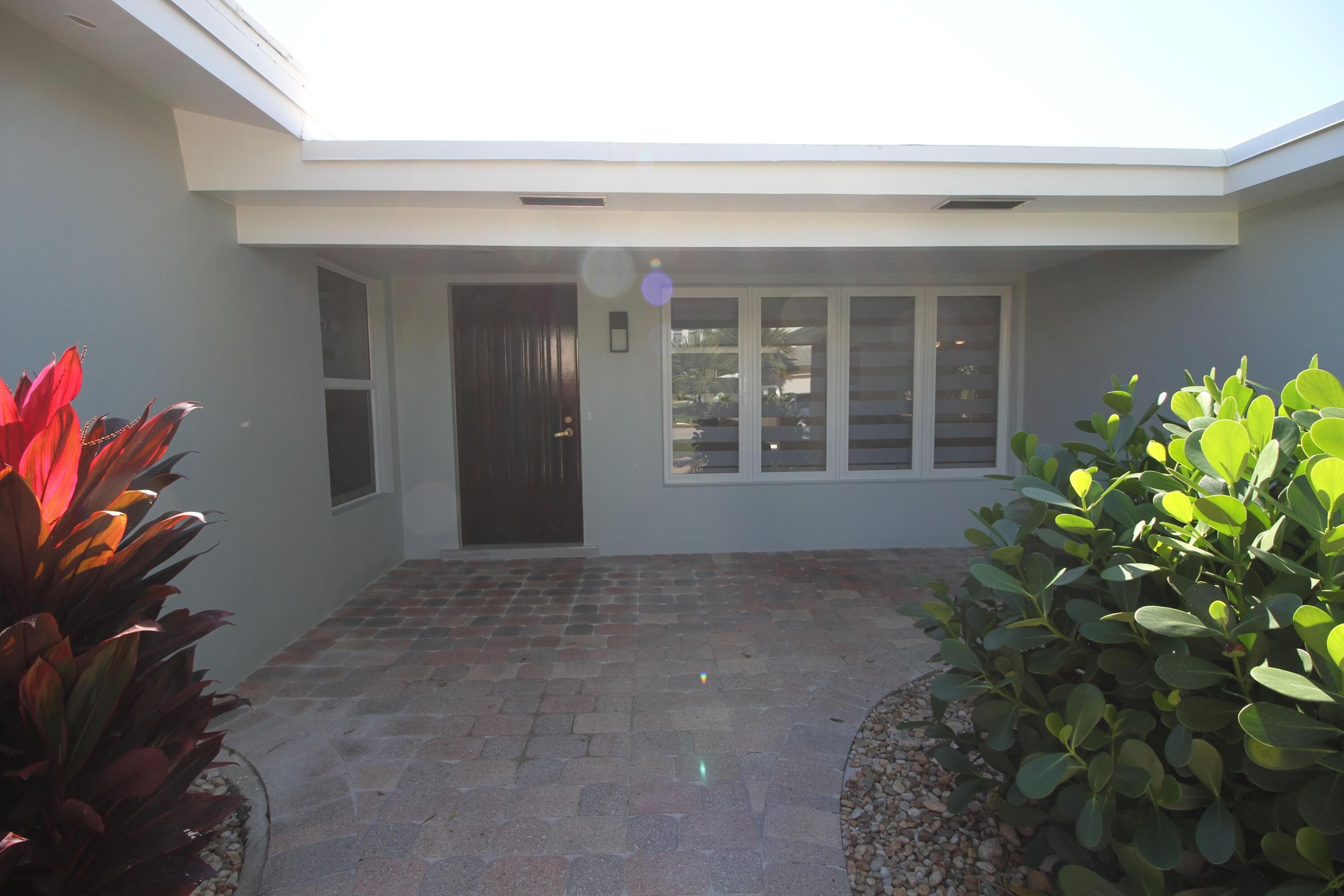 2548 SE 14th Street E 2548 Se 14th St, Pompano Beach, FL 33062 — photo 4 of 131