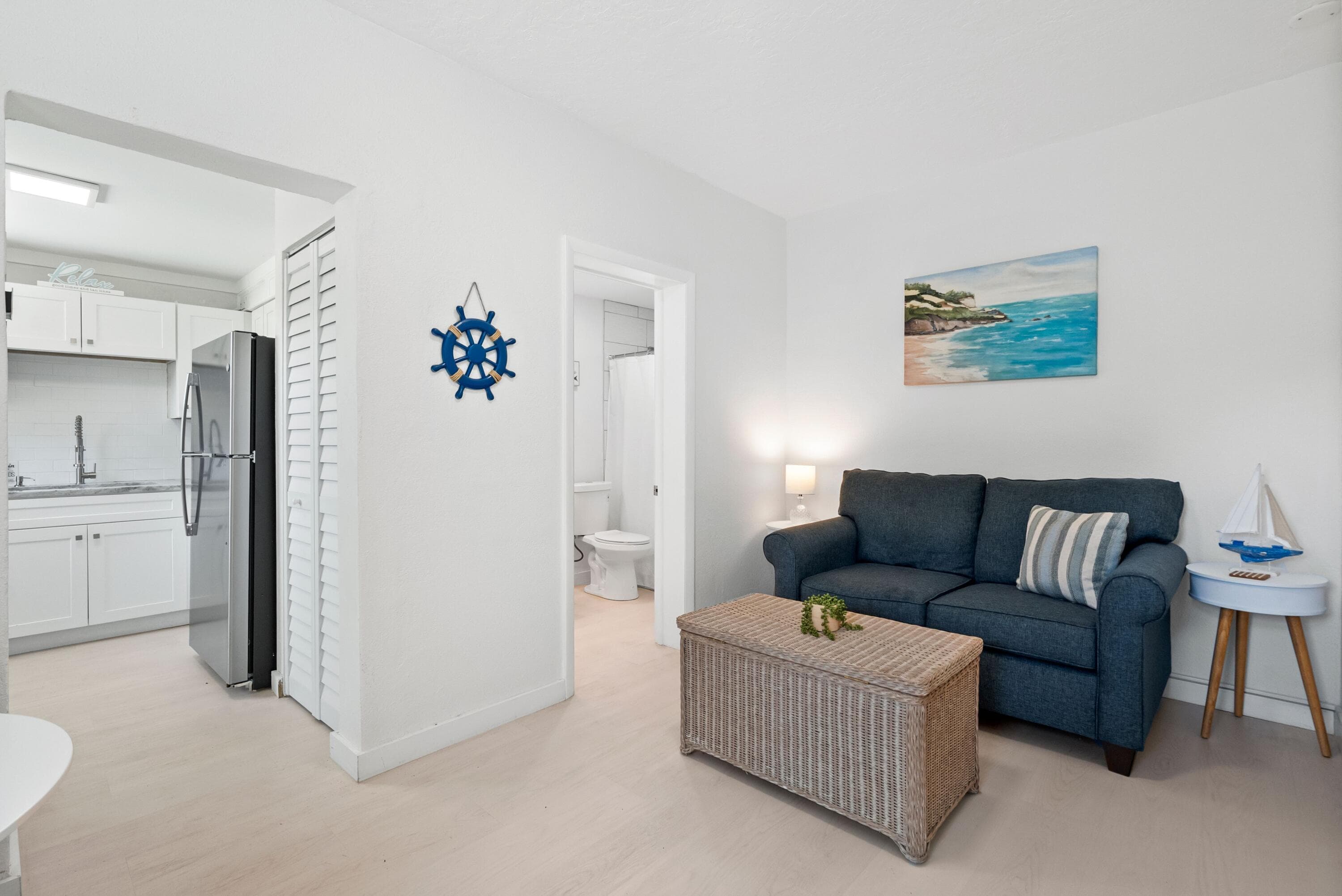 670 Hernando Street E, Fort Pierce, FL 34949 — photo 1 of 23