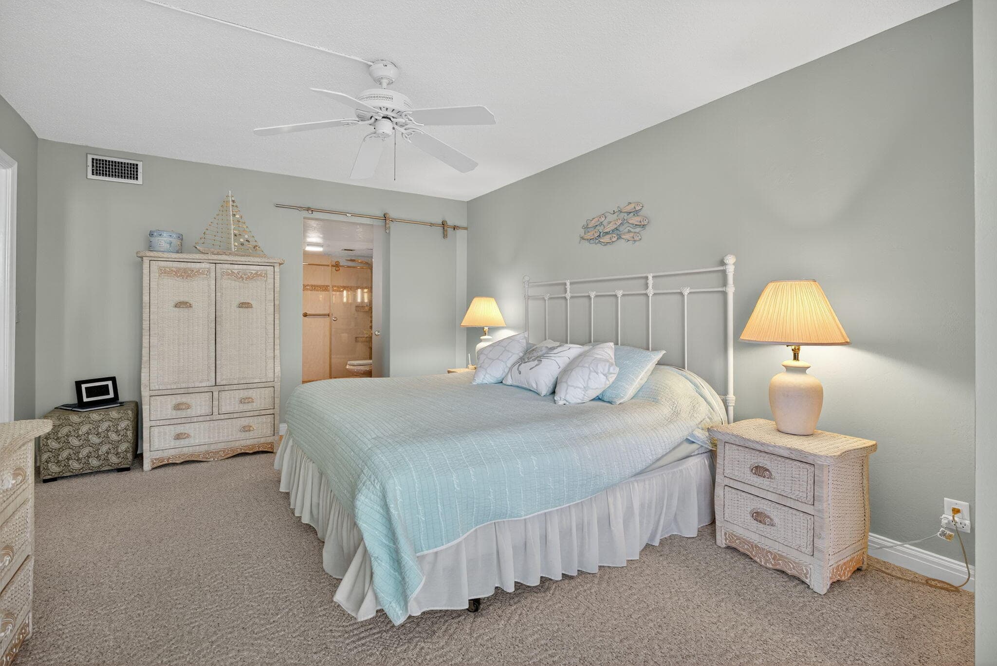 36 Yacht Club Drive 307, North Palm Beach, FL 33408 — photo 13 of 40
