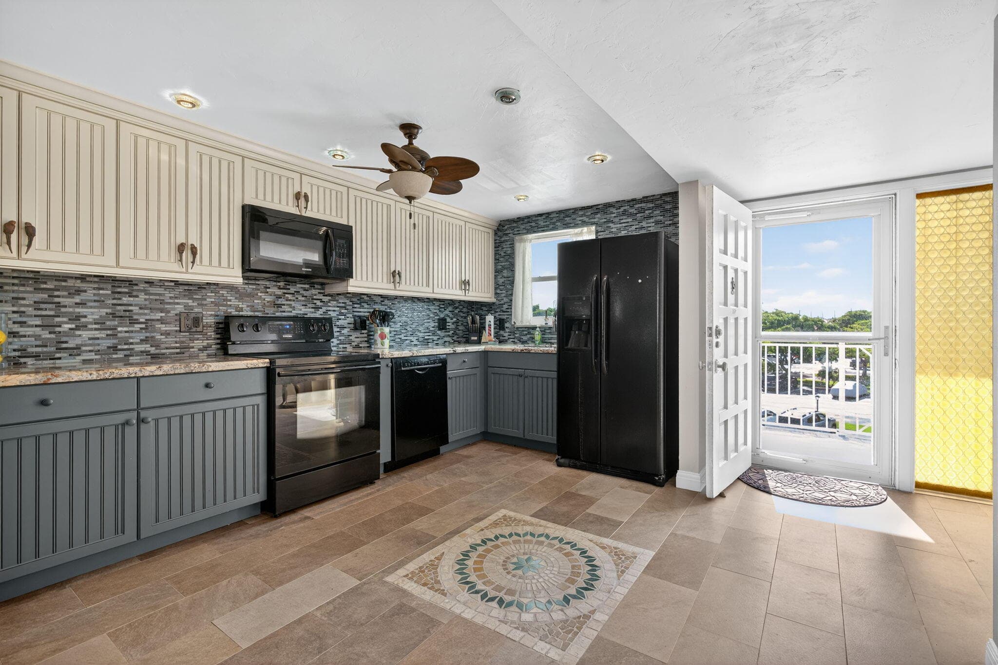 36 Yacht Club Drive 307, North Palm Beach, FL 33408 — photo 7 of 40