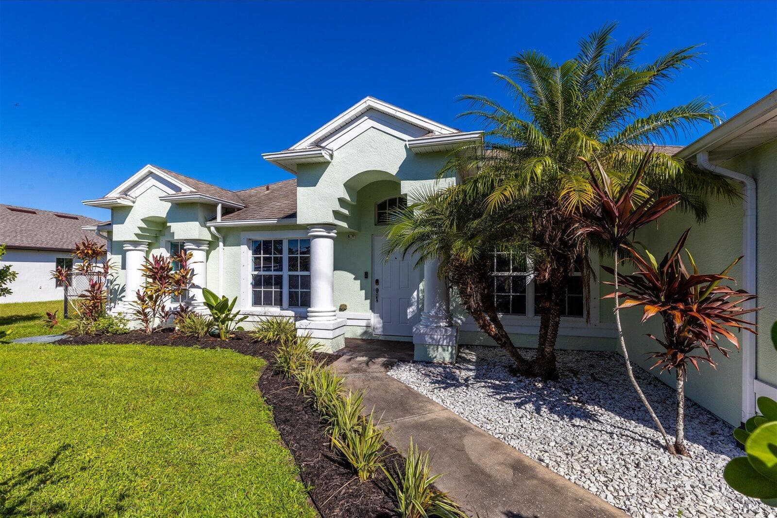 873 SW Tulip Boulevard, Port St. Lucie, FL 34953 — photo 4 of 49