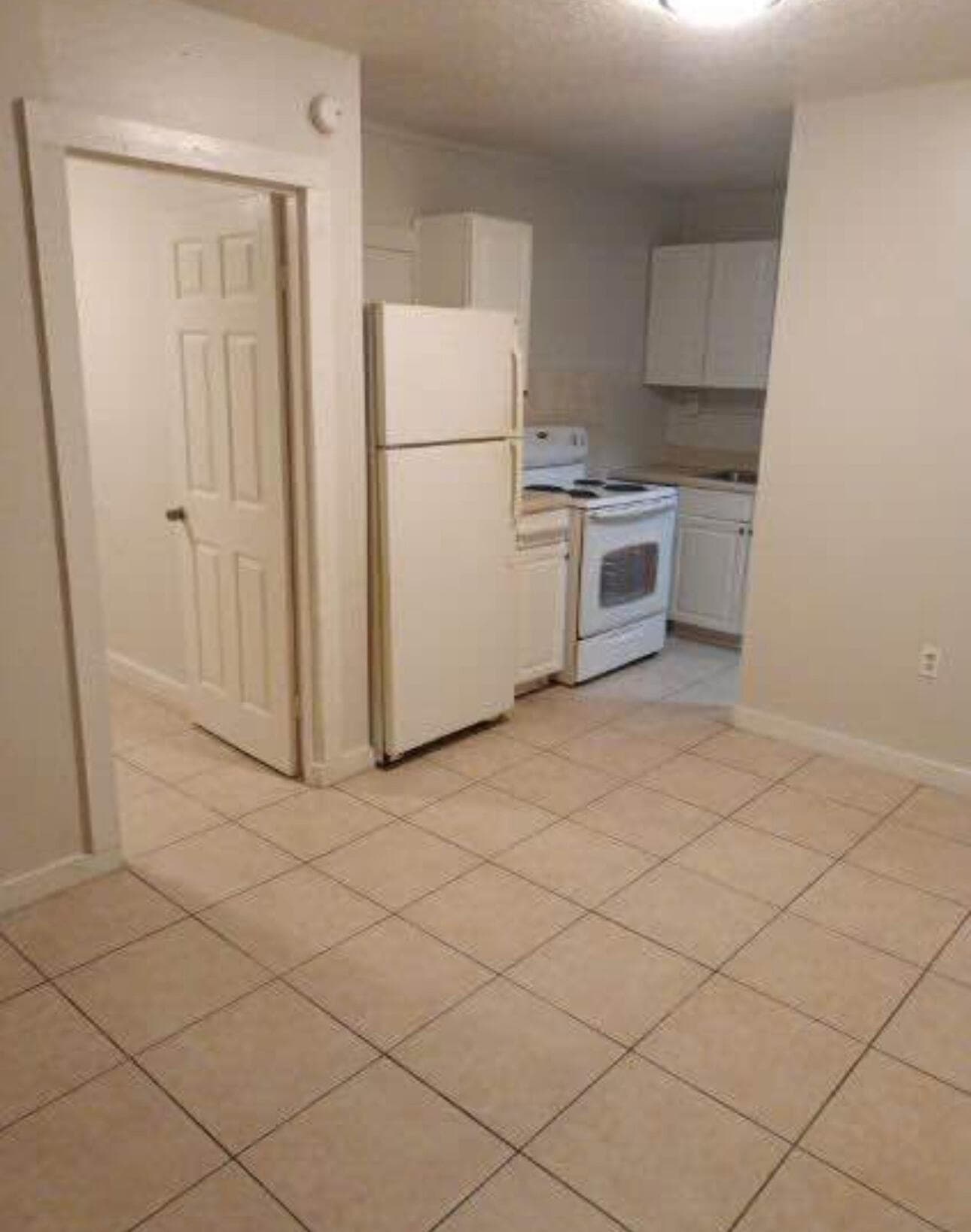 433 N 9th N Street, Fort Pierce, FL 34950 — photo 7 of 15