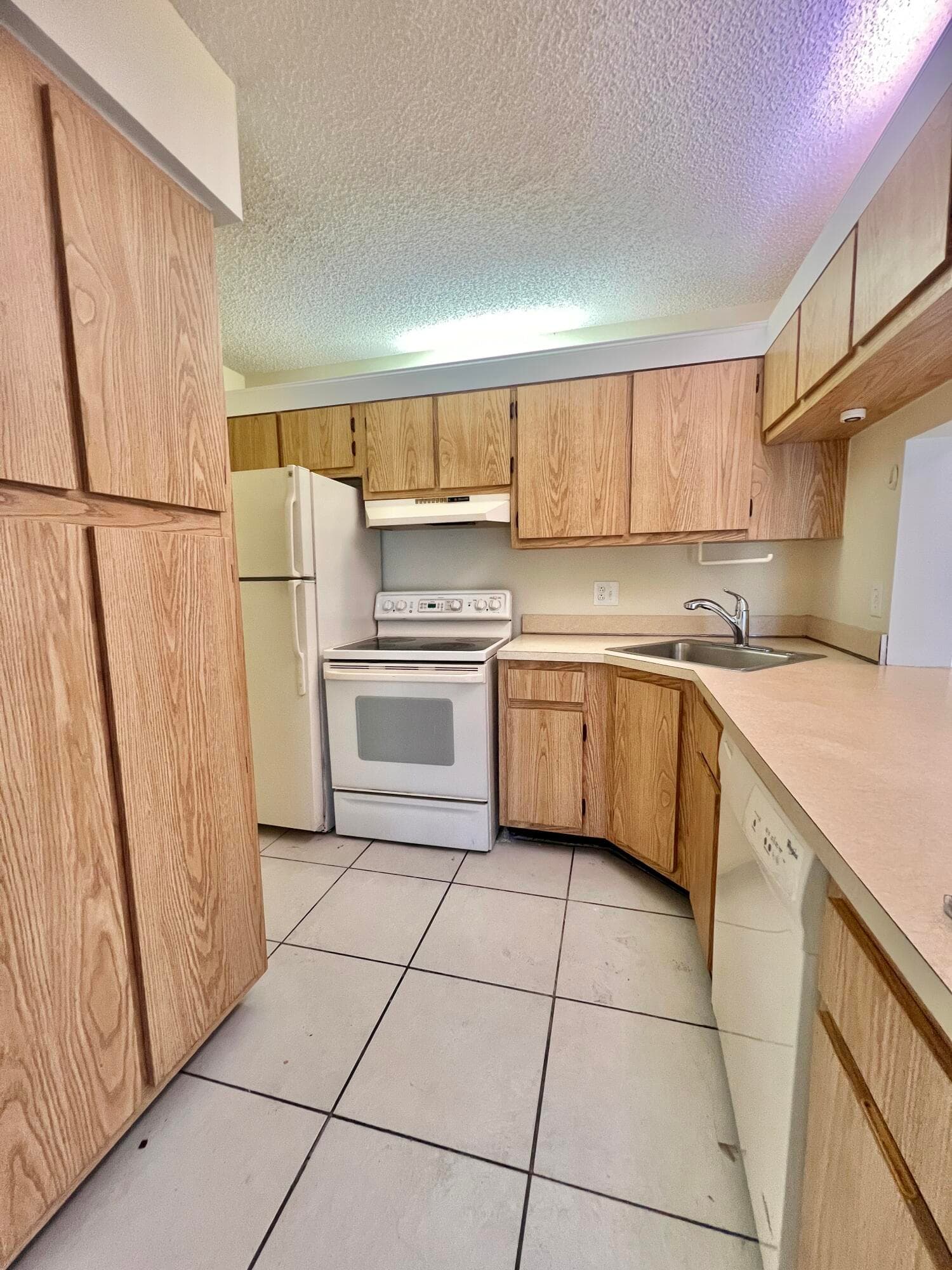 1111 Green Pine Boulevard C3, West Palm Beach, FL 33409 — photo 3 of 32