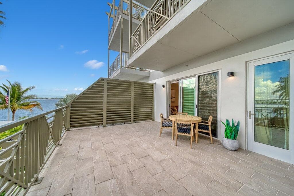 41 SW Seminole Street 205, Stuart, FL 34994 — photo 4 of 36