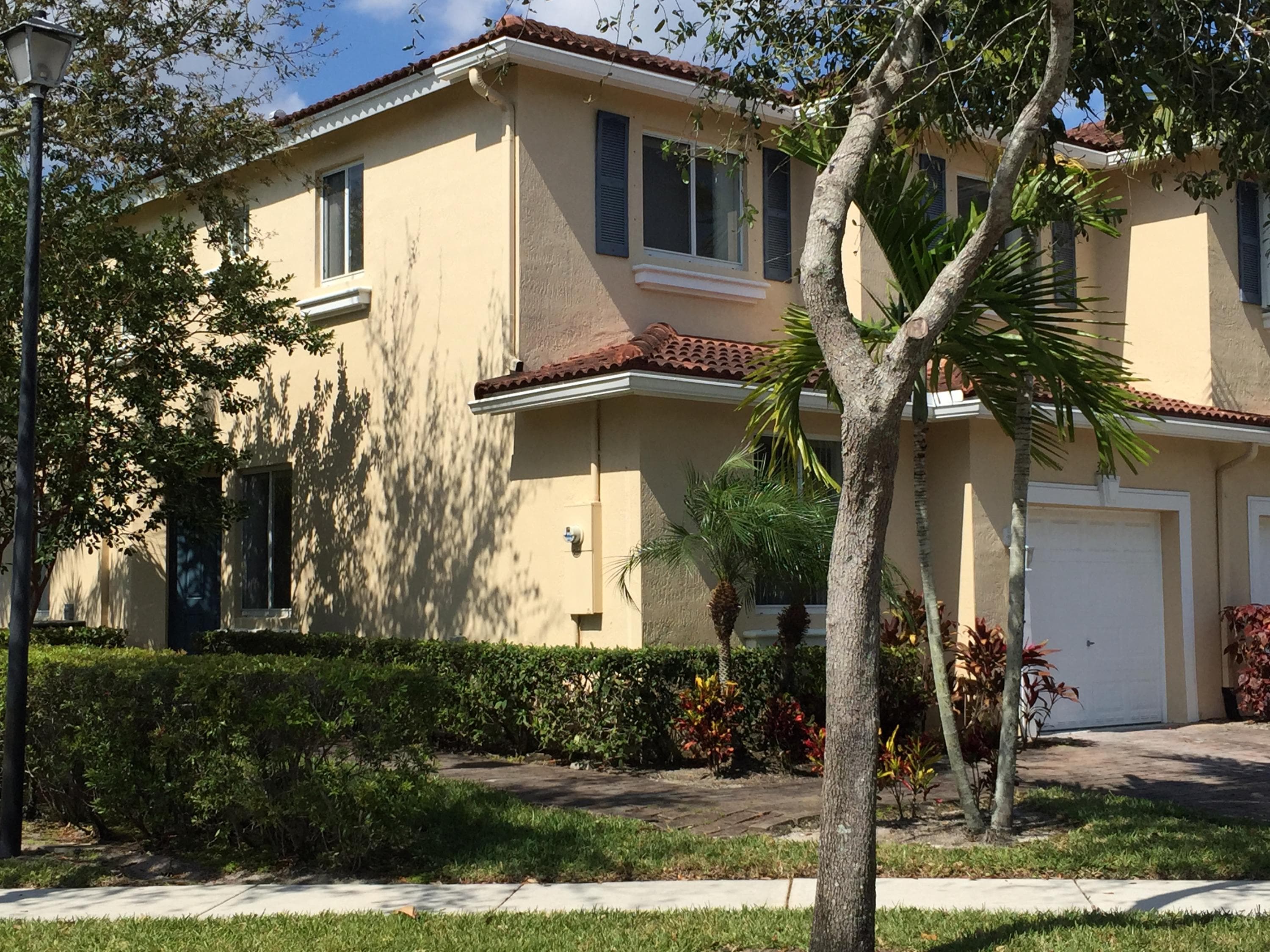 3121 N Evergreen Circle, Boynton Beach, FL 33426 — photo 4 of 35