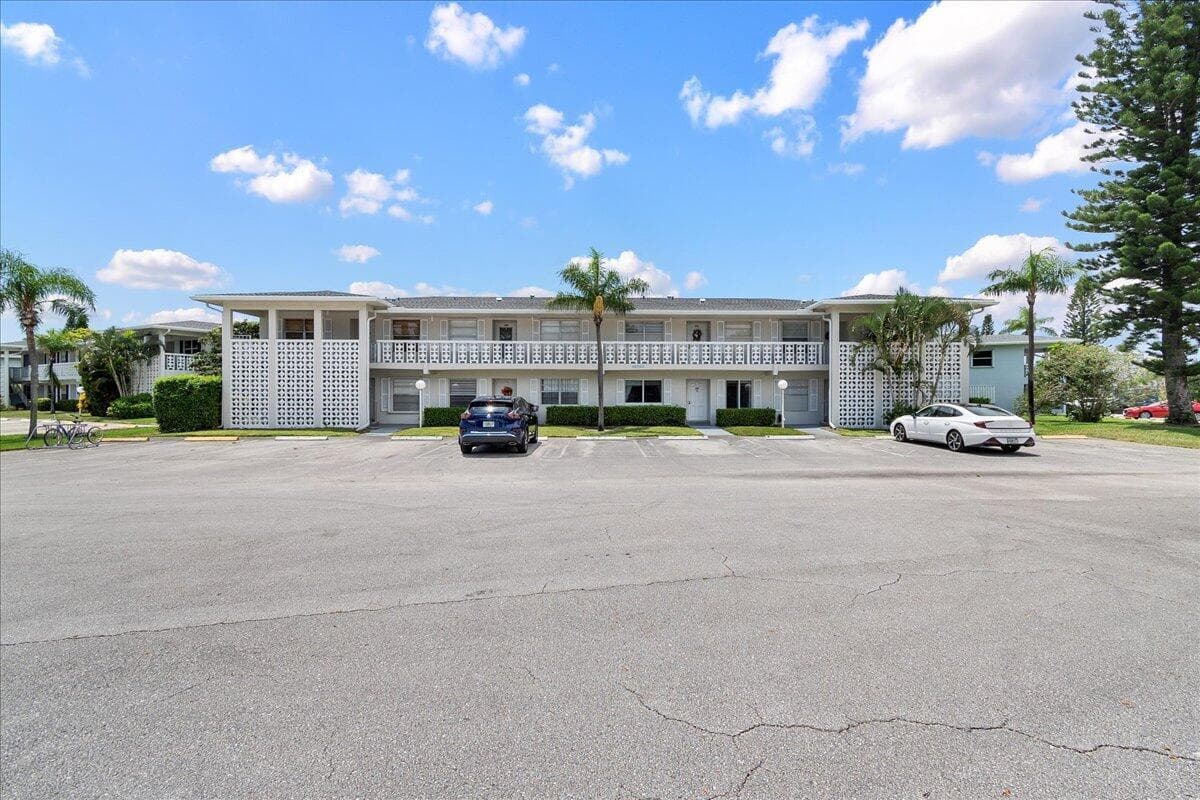 1395 SW 27th Avenue 103, Delray Beach, FL 33445 — photo 3 of 26