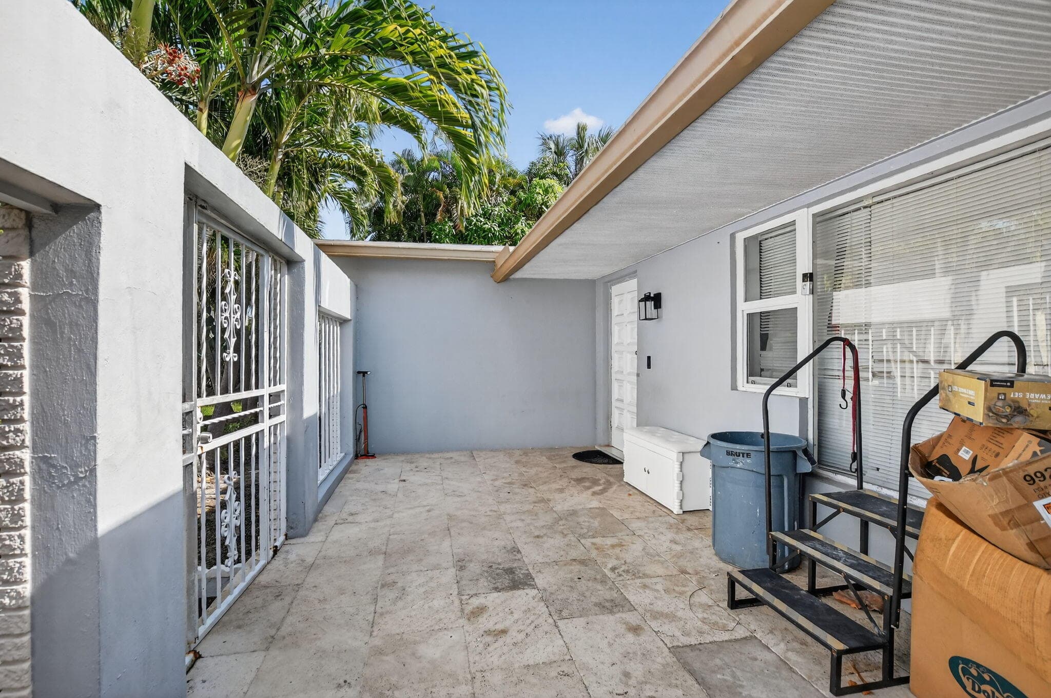256 SW 11th Place, Boca Raton, FL 33432 — photo 6 of 43