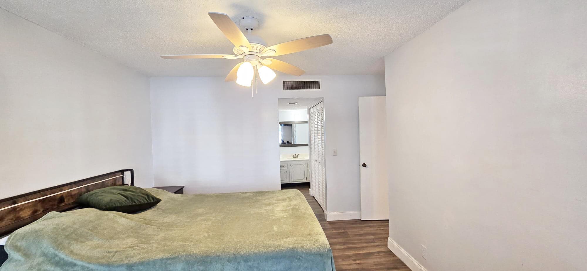 2601 Boundbrook Boulevard 206, Palm Springs, FL 33406 — photo 13 of 25