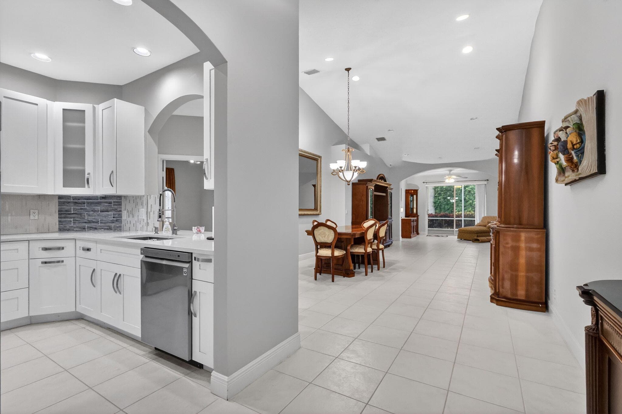 10564 Royal Caribbean Circle, Boynton Beach, FL 33437 — photo 6 of 37