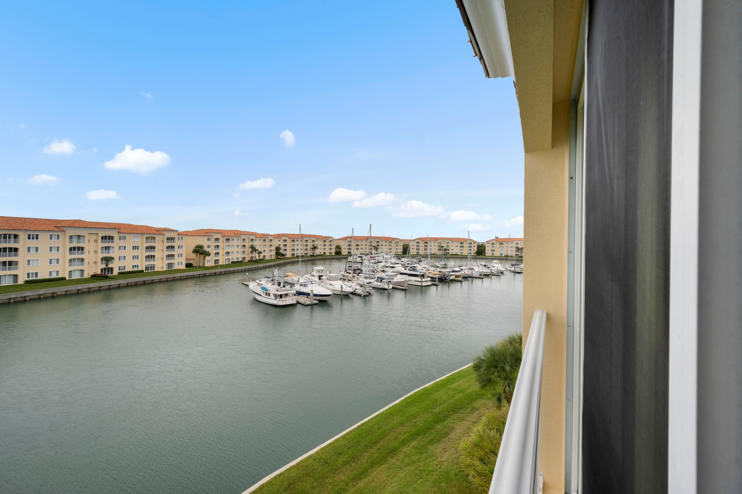 8 Harbour Isle Drive E Ph5, Fort Pierce, FL 34949 — photo 38 of 43