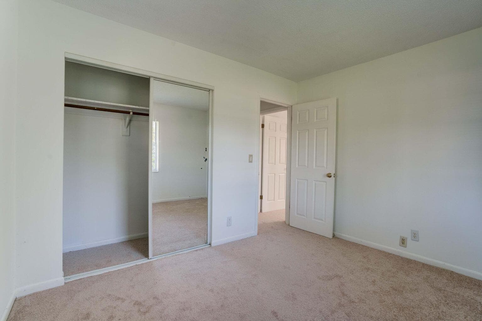 700 N Hepburn Avenue N, Jupiter, FL 33458 — photo 12 of 16