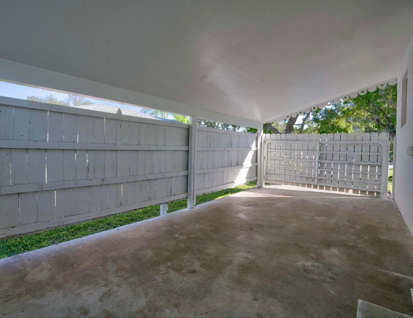 700 N Hepburn Avenue N, Jupiter, FL 33458 — photo 15 of 16