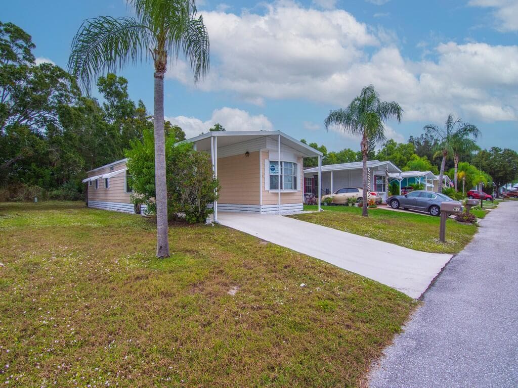 61 E Caribbean, Port St. Lucie, FL 34952 — photo 6 of 48