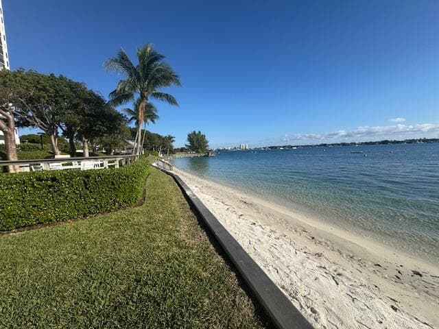 5600 N Flagler Drive 401, West Palm Beach, FL 33407 — photo 22 of 34