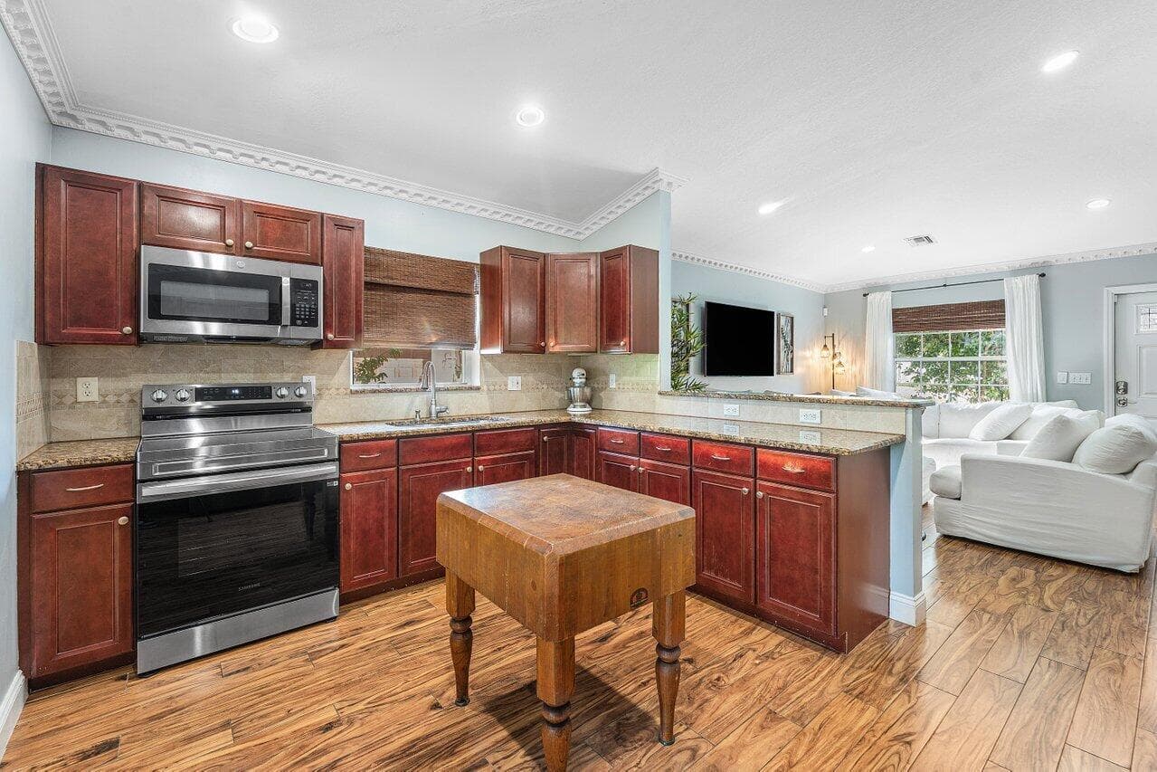 5418 Club Circle, Haverhill, FL 33415 — photo