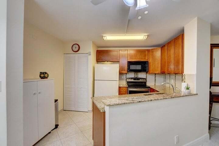 7539 S Oriole Boulevard 103, Delray Beach, FL 33446 — photo 7 of 19