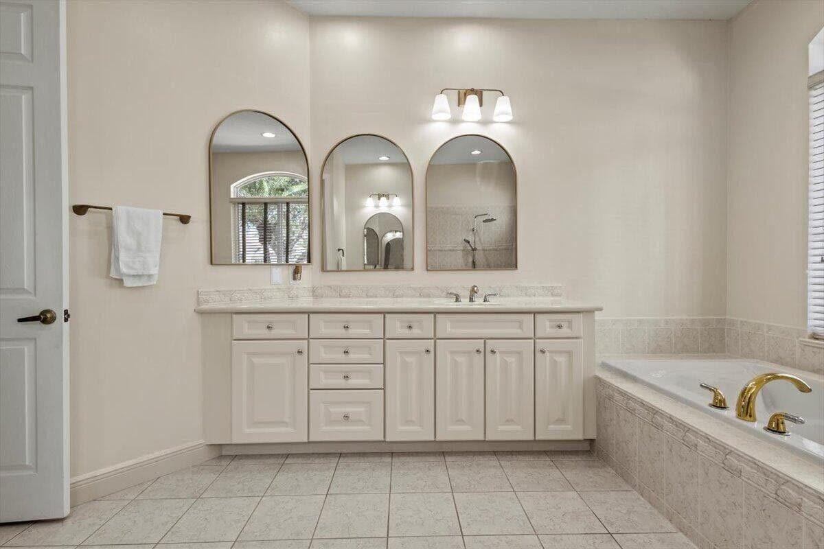 8048 Links Way, Port St. Lucie, FL 34986 — photo 13 of 70