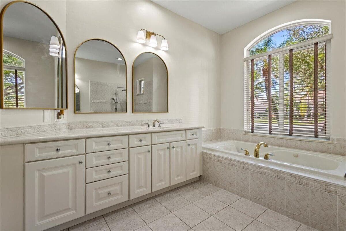 8048 Links Way, Port St. Lucie, FL 34986 — photo 14 of 70
