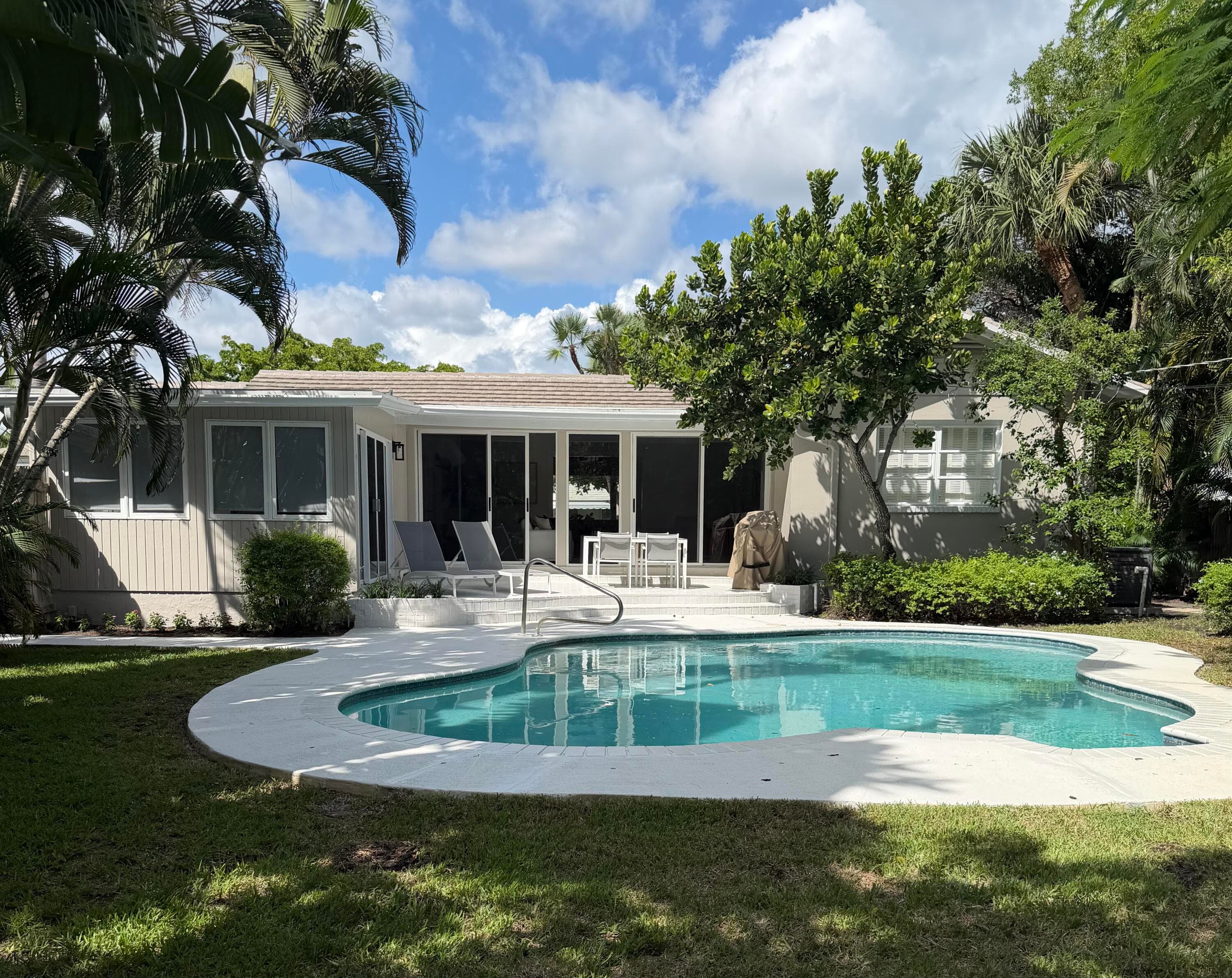 210 Miramar Way, West Palm Beach, FL 33405 — photo 1 of 19