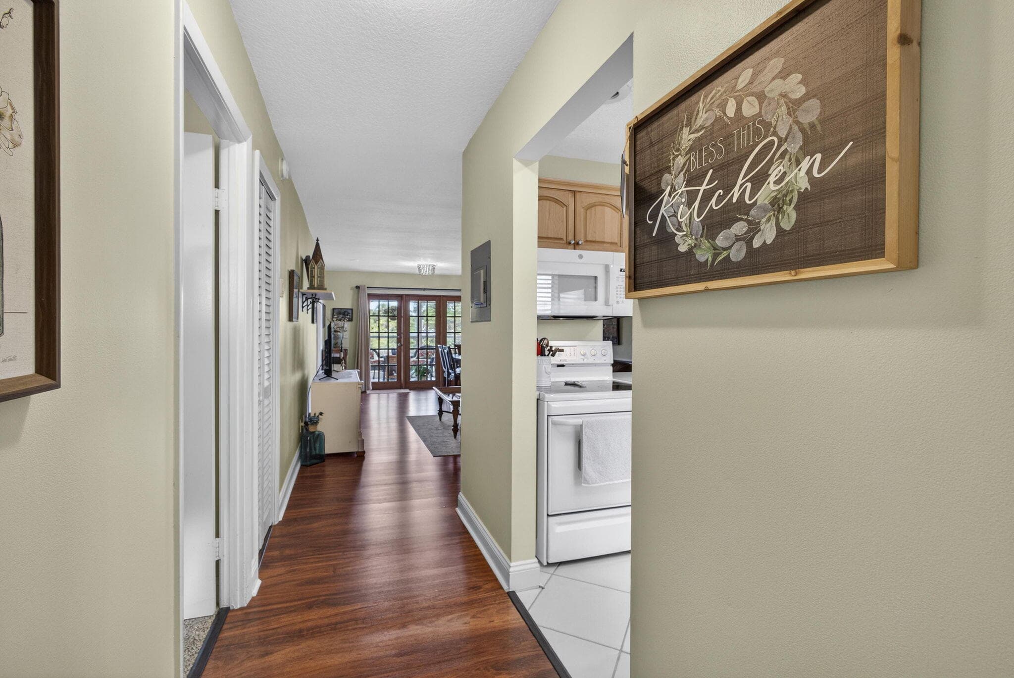 135 Lake Anne Drive, West Palm Beach, FL 33411 — photo 3 of 63