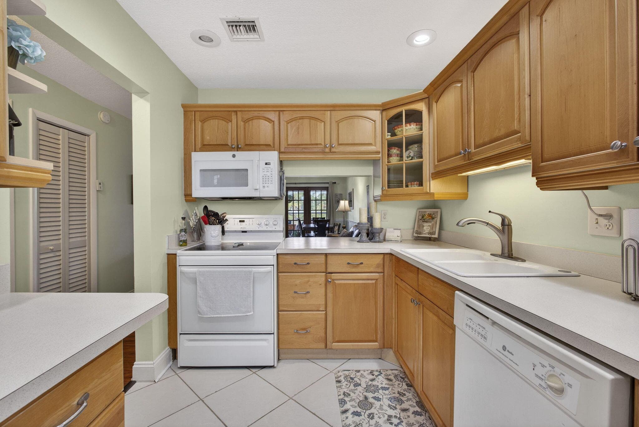135 Lake Anne Drive, West Palm Beach, FL 33411 — photo 6 of 63