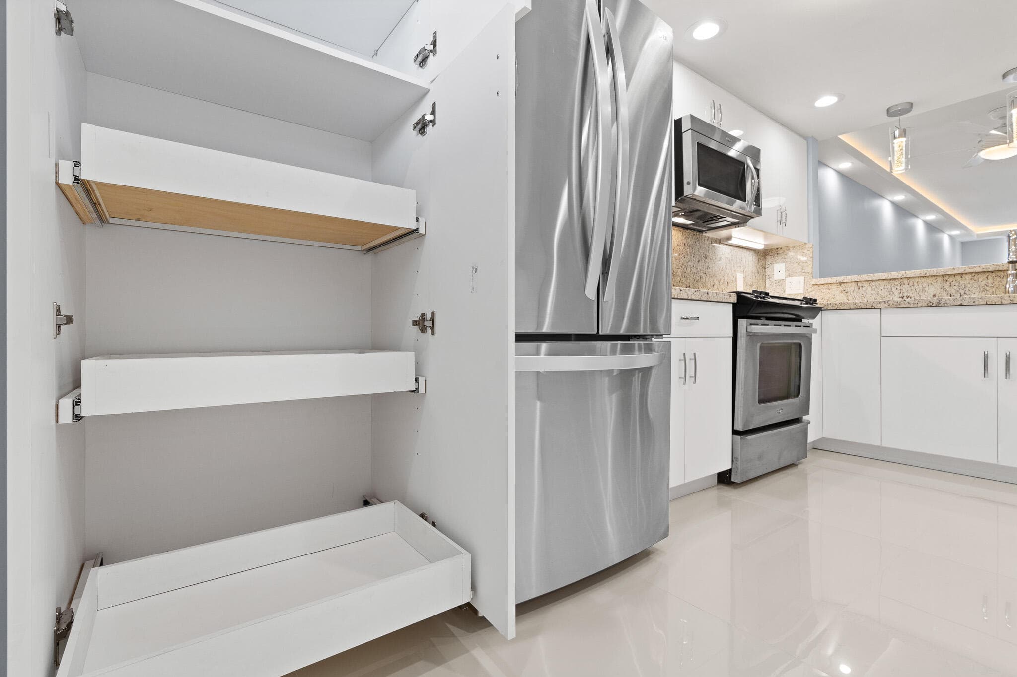 3580 S Ocean Boulevard 8b, South Palm Beach, FL 33480 — photo 10 of 53