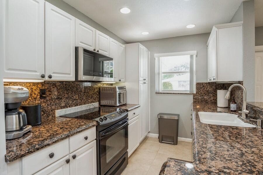1230 S Drive Way A, Delray Beach, FL 33445 — photo 8 of 26