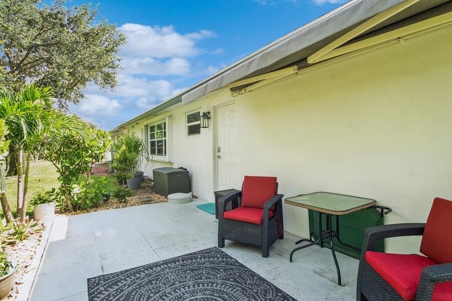 1230 S Drive Way A, Delray Beach, FL 33445 — photo 23 of 26